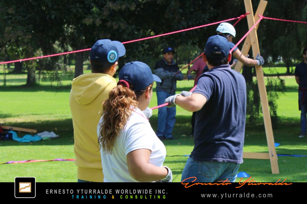 Prácticas de Team Building con Cuerdas Bajas para fortalecer el equipo