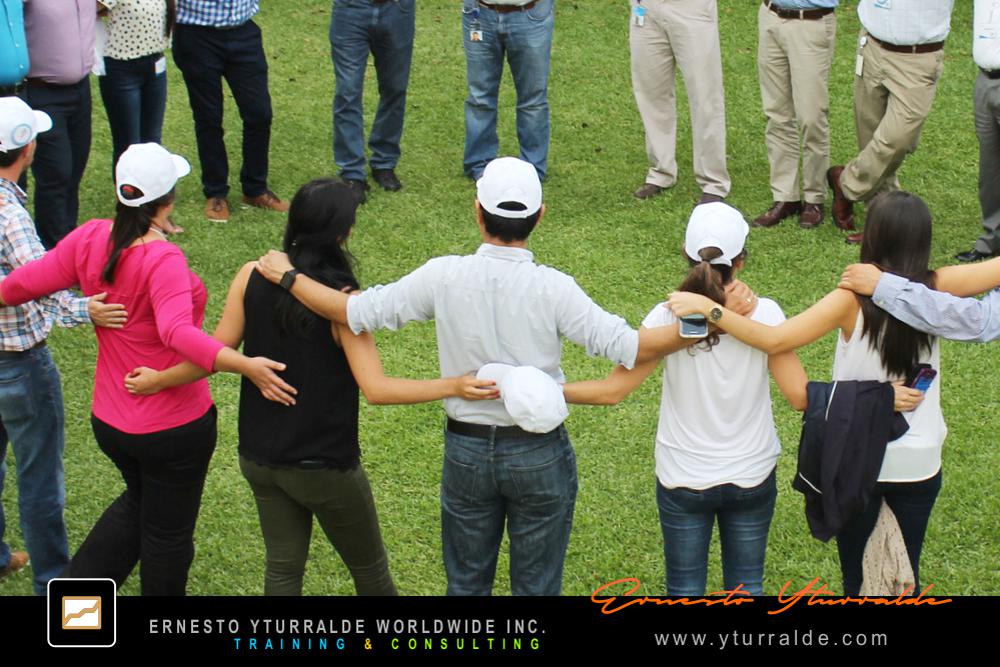 Team Building con Cuerdas Bajas para desarrollar habilidades blandas
