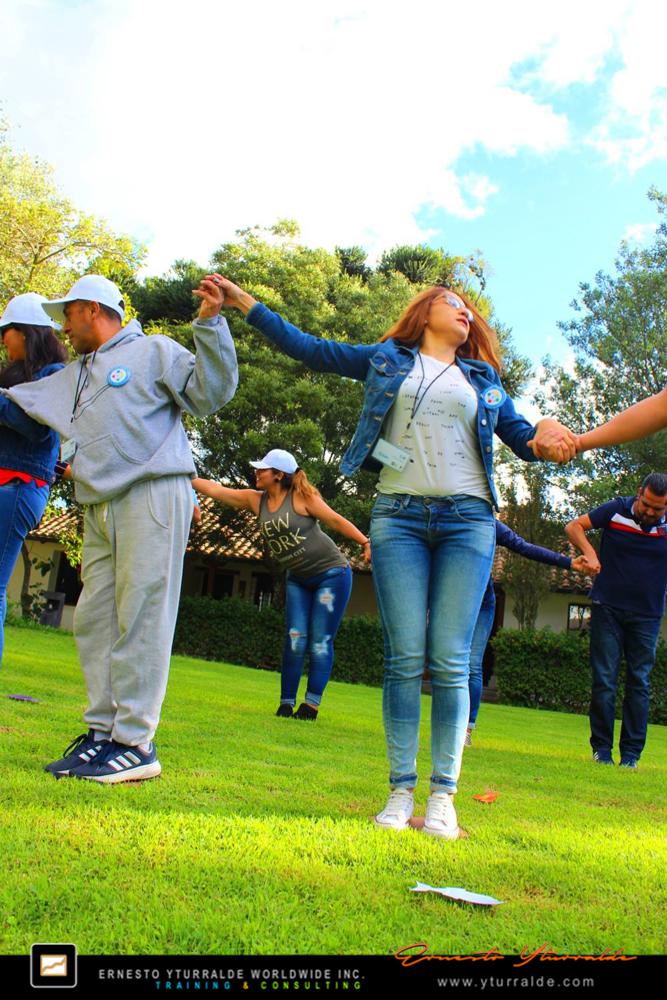 Experiencia de Team Building en el Caribe con dinámicas de cuerdas para equipos